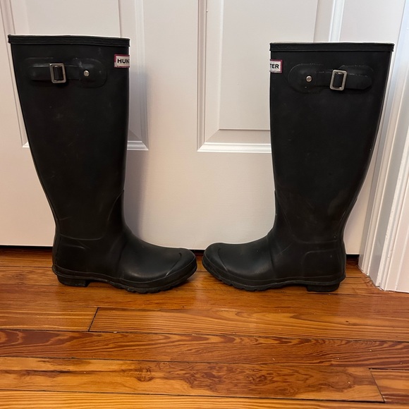 Hunter Tall Black Rain Boots - Picture 7 of 15